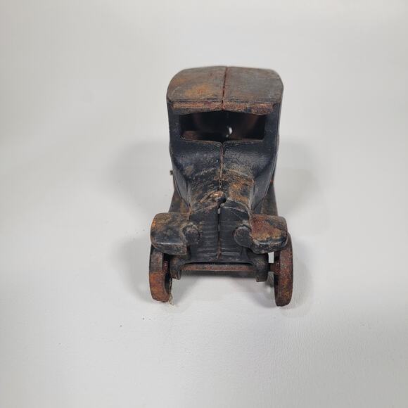 Early Antique Cast Iron Toy Car – Arcade Mfg. Co. USA - Picture 2 of 6